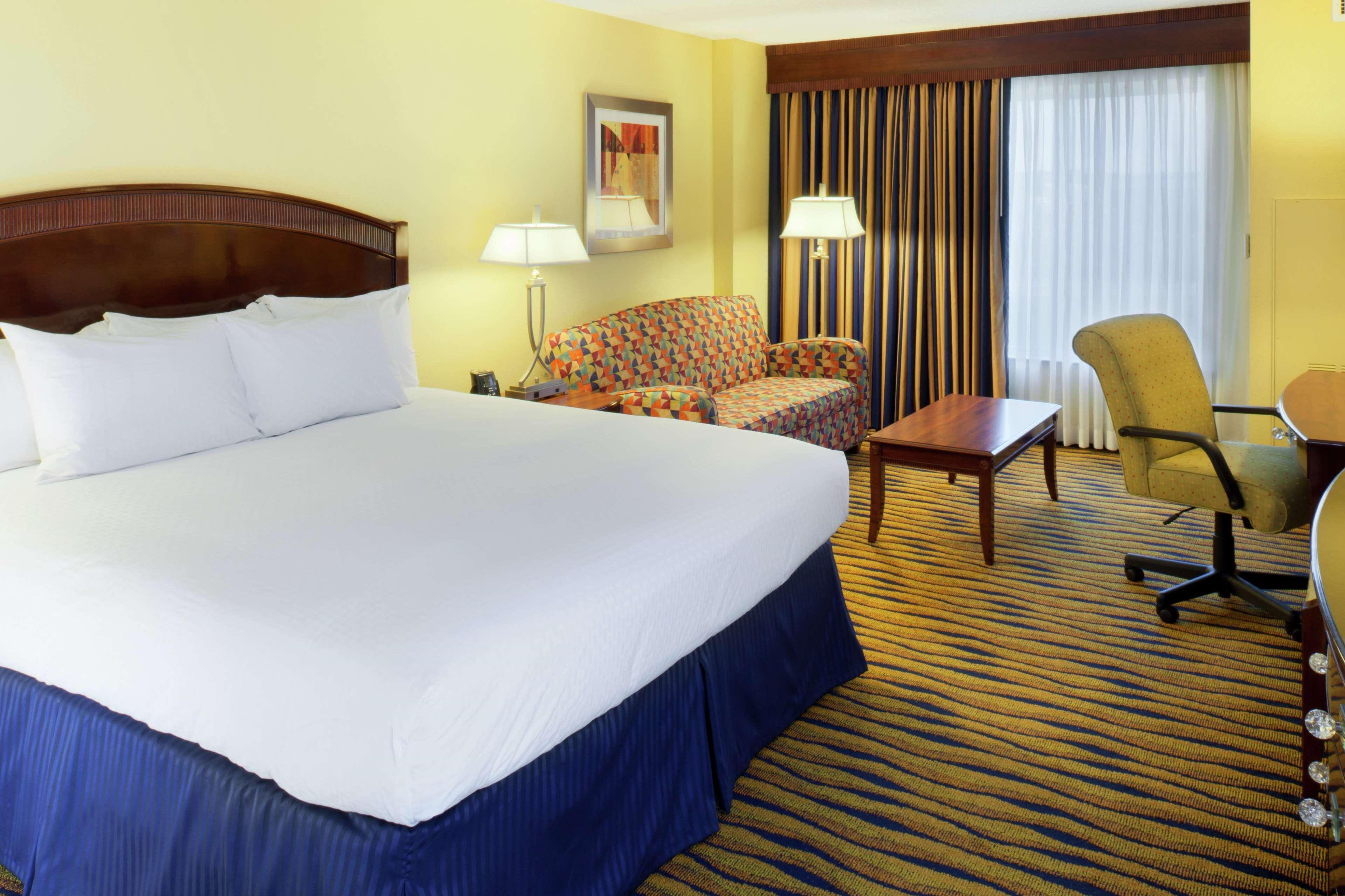 Doubletree By Hilton Greensboro Room photo