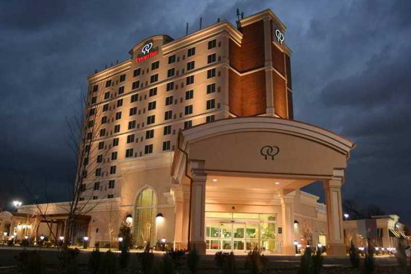 Doubletree By Hilton Greensboro Exterior photo