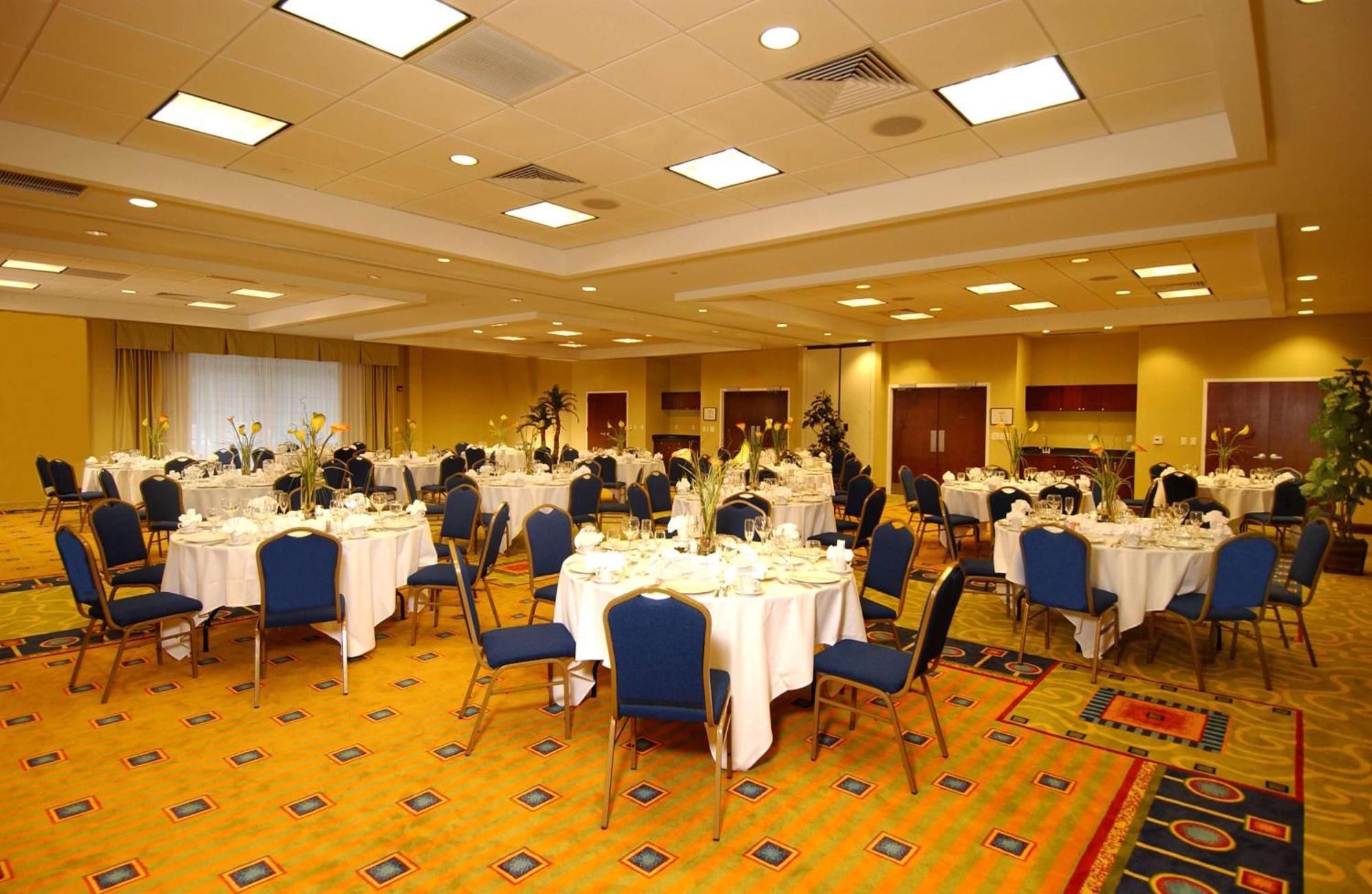 Doubletree By Hilton Greensboro Exterior photo