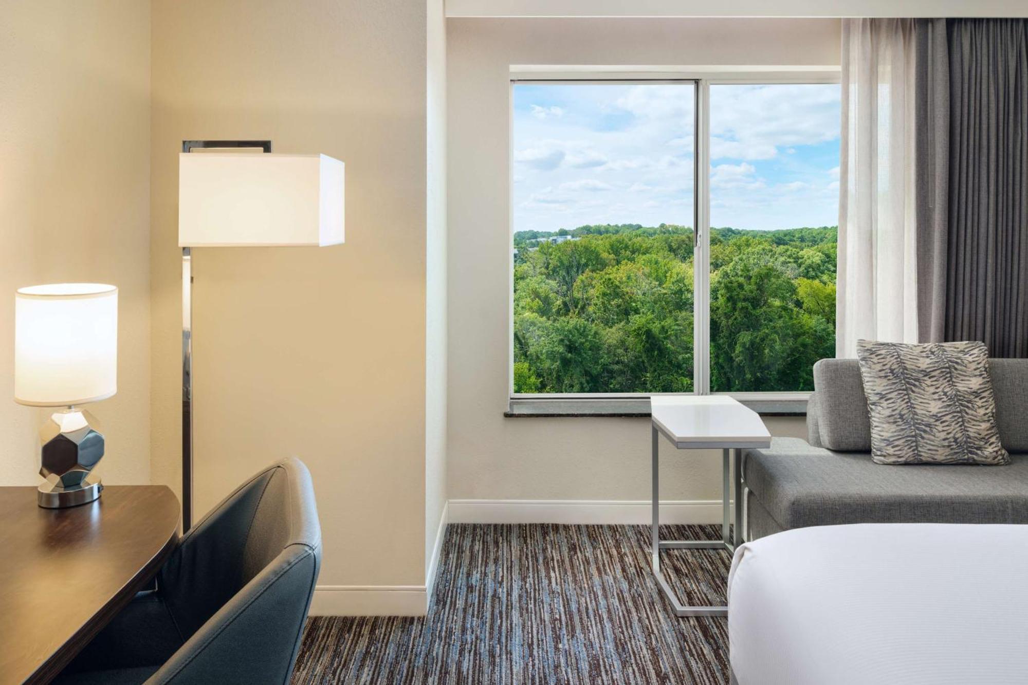 Doubletree By Hilton Greensboro Exterior photo